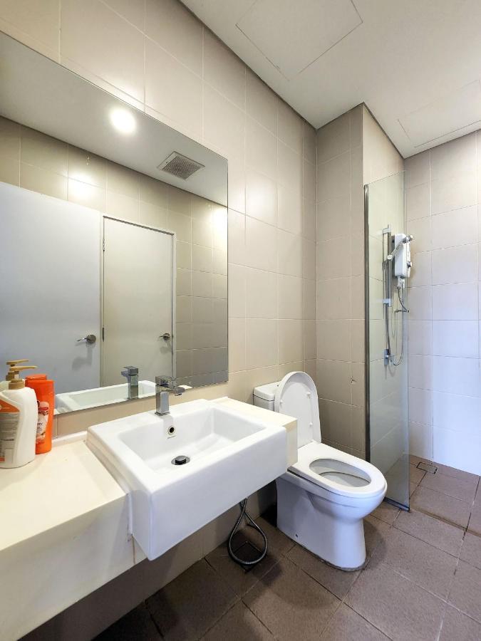 Lavender Suite # Shah Alam I-City Block B Homestay # 2R1B #Free Wifi & Parking Esterno foto