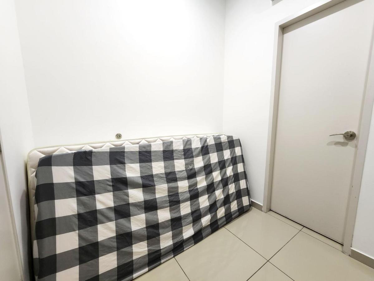 Lavender Suite # Shah Alam I-City Block B Homestay # 2R1B #Free Wifi & Parking Esterno foto