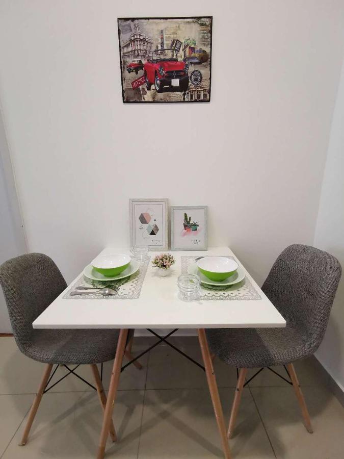 Lavender Suite # Shah Alam I-City Block B Homestay # 2R1B #Free Wifi & Parking Esterno foto
